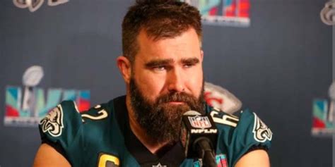 Jason Kelce Announces Tearful Retirement From Nfl Otakukart