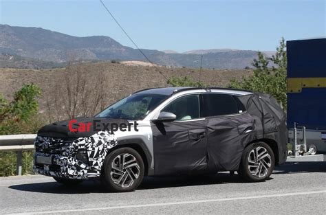 Facelifted Hyundai Tucson Spied With Less Camouflage CarExpert