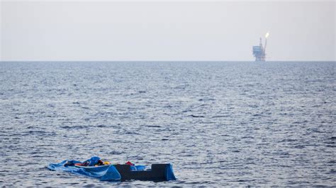 Vor Libyens Küste 115 Migranten nach Bootsunglück im Mittelmeer