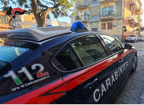 Catania Quartiere Picanello Sorpreso Dai Carabinieri Che Lo