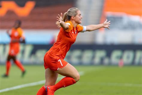 New Red Stars Forward Kealia Ohai Sees Clearly Chicago Is Her Kind Of Town Chicago Sun Times