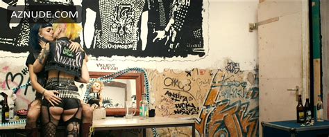 TRISH TANK Nude AZNude