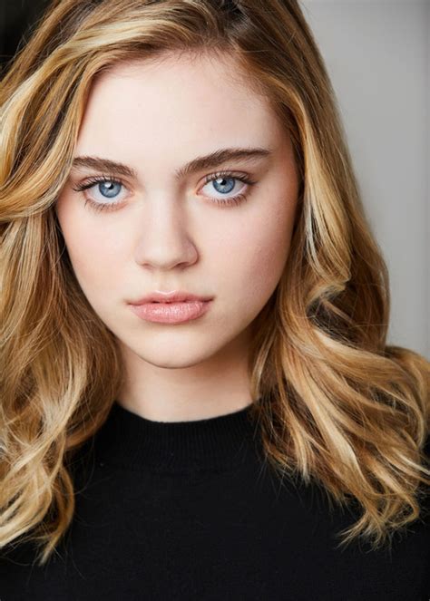 8 Hot Sexy Isabel Gravitt Bikini Pics