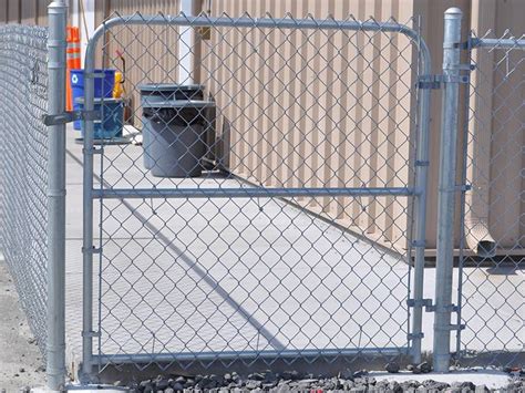 Chain Link Fence Gate For Residential Industry And Commercial Area