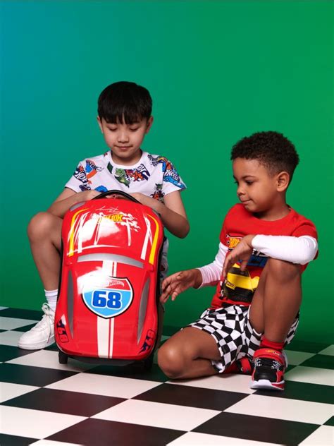 Kofer Hot Wheels Boja Crvena SINSAY AK X