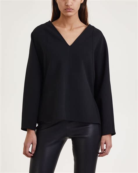 By Malene Birger Blus Elya Wakakuu