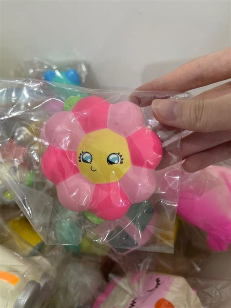 Squishy Licensed Squish Dee Lish Flower On Carousell