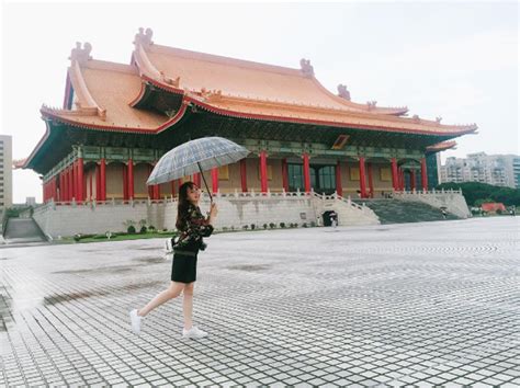 Những cô nàng hot girl không bao giờ chịu ở yên chỗ sẽ khiến bạn muốn đi du lịch ngay tức thì