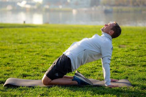 ADIDAS RUNTASTIC LOS MEJORES ESTIRAMIENTOS PARA ANTES Y DESPUÉS DE