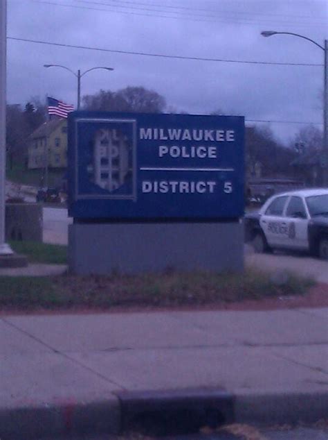 Milwaukee Police-5th District, 2920 N Vel R Phillips Ave, Milwaukee, WI ...