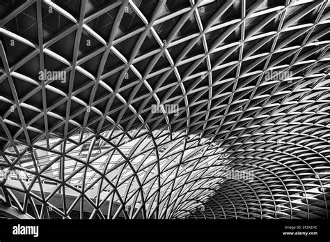 Kings cross station architecture hi-res stock photography and images ...