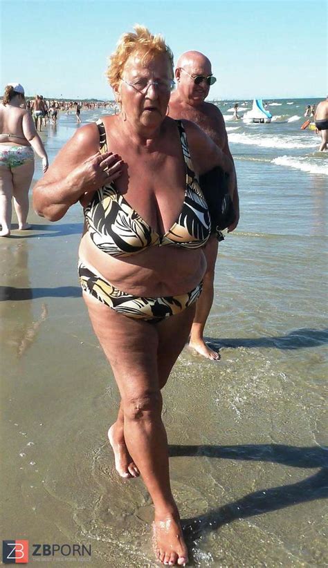 Granny Plumper Beach ZB Porn