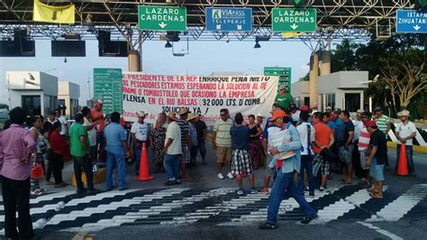 Toman Otra Vez Los Pescadores De Petacalco La Caseta De La Autopista