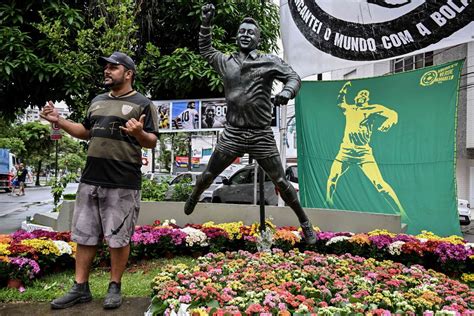 Pelé's final return to Santos, the city where he built his legend as a ...