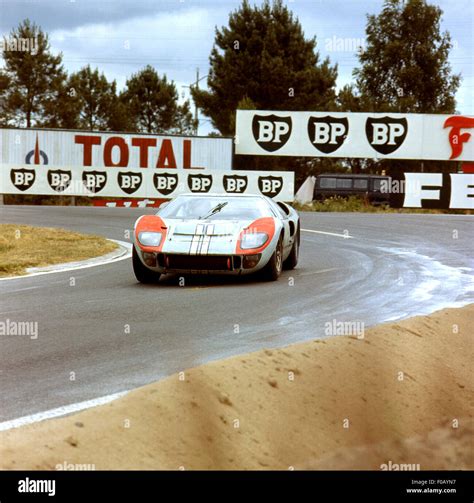 Le Mans 24 Hours 19th June 1966 Ken Milesdenis Hulme Ford Gt40 Mkii