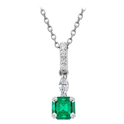 Emerald and Diamond Drop Necklace For Sale at 1stDibs