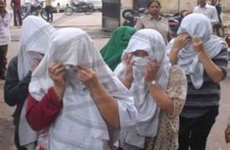 Sex Racket Case Under The Guise Of Massage Parlor In Kota सकस रकट ममल 4 थई यवतय