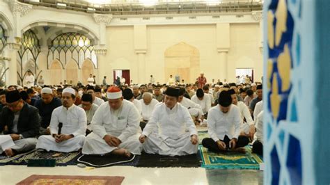 Ribuan Orang Padati Masjid Agung Medan Laksanakan Salat Idul Adha 1445