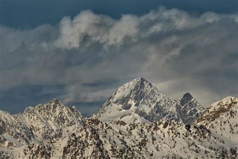 Snow covered mountain top. 5254891 Stock Photo at Vecteezy