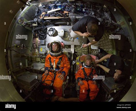 Lunaikin fotografías e imágenes de alta resolución Alamy