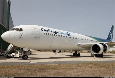 H Cad Challenge Airlines Boeing Q Er Photo By Keith Pisani Id