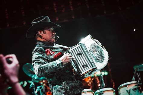 Rugen Los Tigres Del Norte En La Arena Monterrey La Columnaria Blog