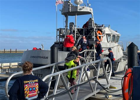 Dvids Images Coast Guard Good Samaritan Rescue People From