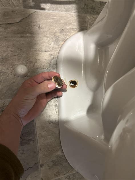 Leaky Toilet Help : r/Plumbing