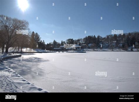 Upper Onondaga Park Frozen Pond Stock Photo Alamy