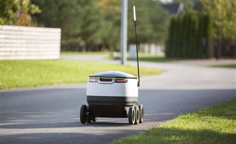 Un Robot Roulant Autonome Qui Livre Les Colis