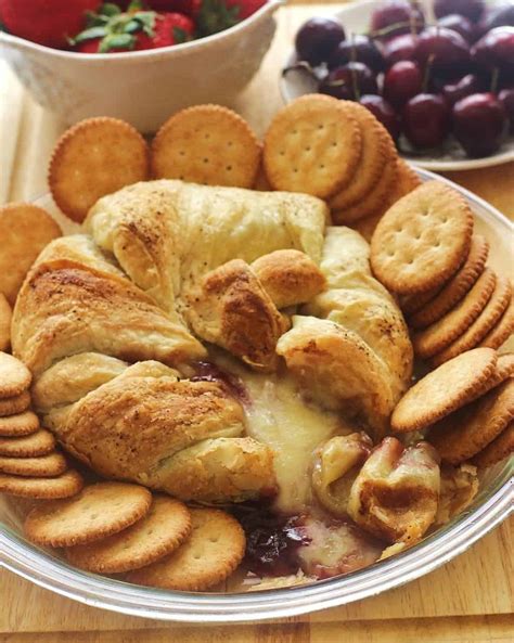 Baked Brie With Raspberry Jam No Pastry Raspberry