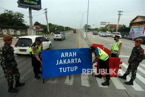 Jalan Tol Arah Jakarta Ditutup Republika Online