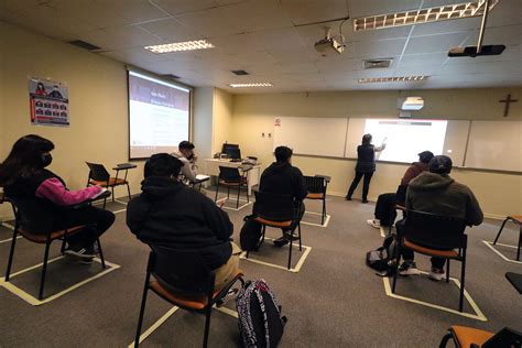 Año Escolar 2022 Habrá clases presenciales con aforos en las salas