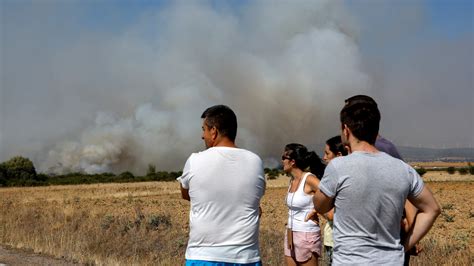 U K Heat Wave Britain Sets New Record On A Second Day Of Scorching