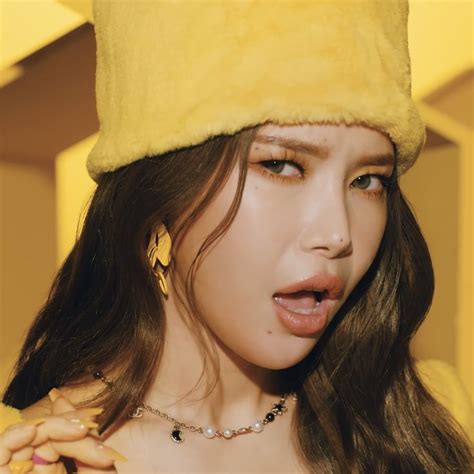 Solar 솔라 Mamamoo ‘honey 꿀 Icon Mamamoo Solar Mamamoo Nose Ring