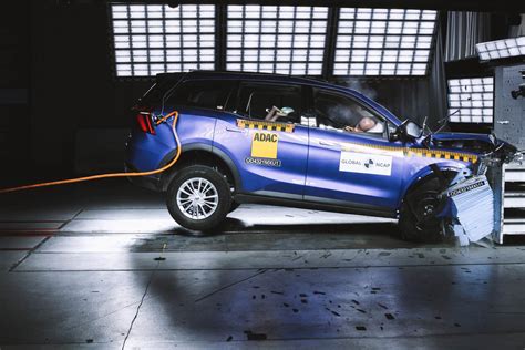 Mahindra XUV700 Scores 5 Star Safety Rating In Global NCAP Crash Test