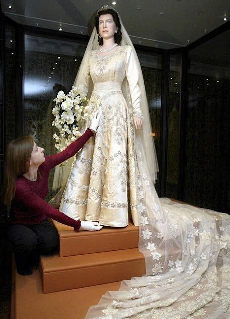 15 Secret Details You Didnt Know About Queen Elizabeths Wedding Dress