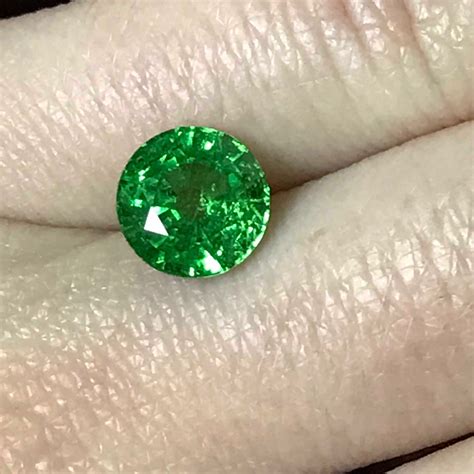 Tsavorite Garnet Round Cut Garnet 2 Carat Garnet Green Garnet