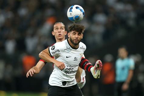 Em Jogos Pelo Corinthians Yuri Alberto N O Acertou Um Chute No Gol