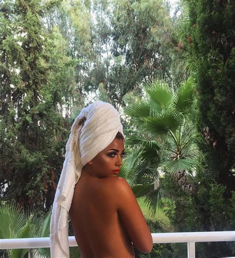 Over Her Shoulder Nudes GirlsWithHeadTowels NUDE PICS ORG