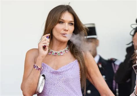 Comment S Habiller Comme Carla Bruni Focus Sur Ses Basiques Mode