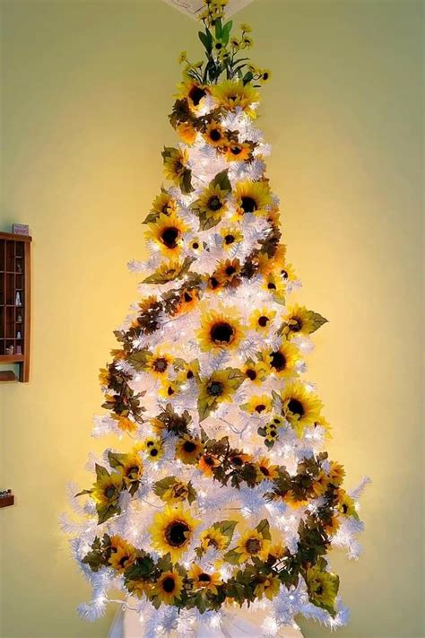 Sunflower Christmas Tree | Creative christmas trees, White christmas ...