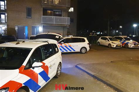 Persoon Door Twee Mannen Beroofd In Watercipresstraat Hv Almere