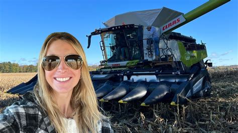 We Got Emily A Brand New Claas Lexion Combine Harvest Youtube