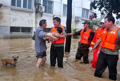 湖北十堰特大暴雨已致13死725伤3人失踪