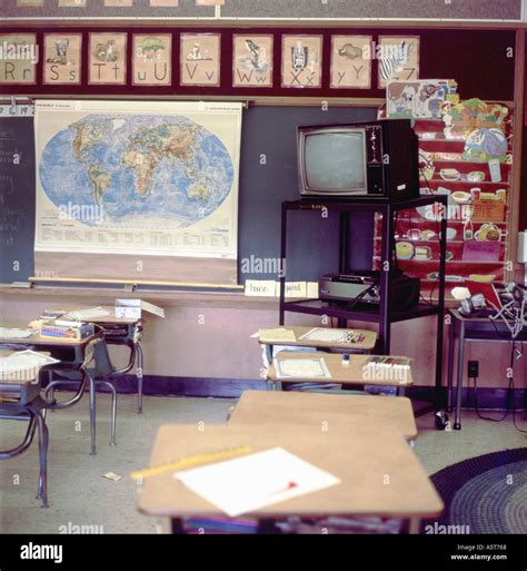 Education In 1990s 90s Hi Res Stock Photography And Images Alamy