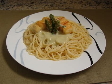 Macarrão ao creme de aspargos e bacalhau da Abima Macarrão Receitas