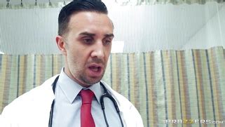 Reagan Foxx Gets Her Soaking Wet Pussy Licked By Dr Lee Porn Movies Movs