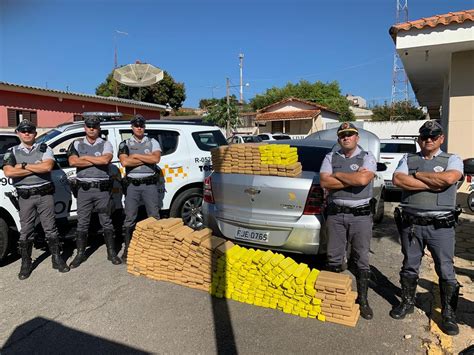 Motorista Detido Carro Lotado De Maconha Ap S Persegui O E