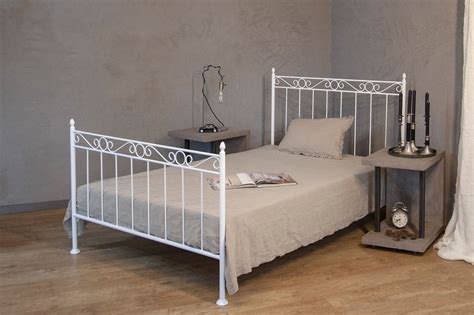 Белая кованая кровать в интерьере спальни (50 фото) - красивые картинки ...